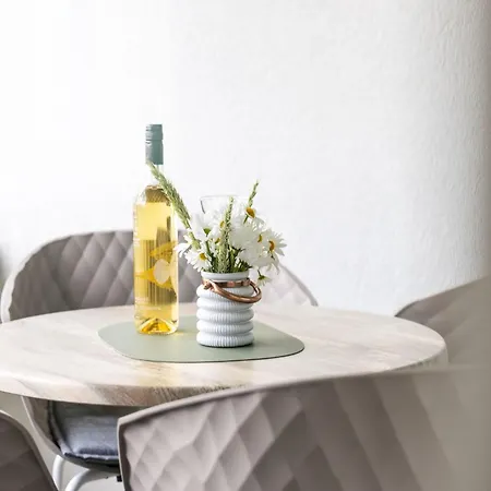 Apartman Modern With Sunny Loggia